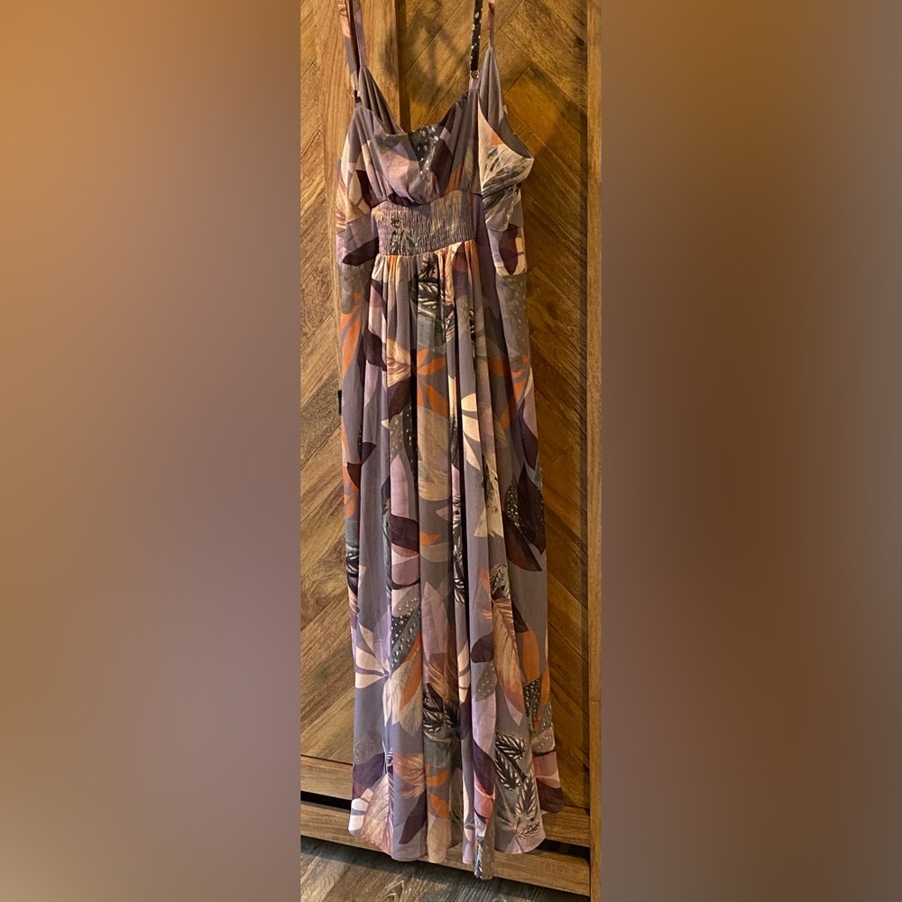 Dress - Picture 5 of 8